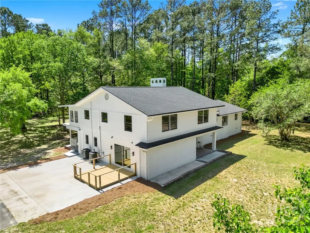 305 Kolic Helmey Road Guyton GA 31312