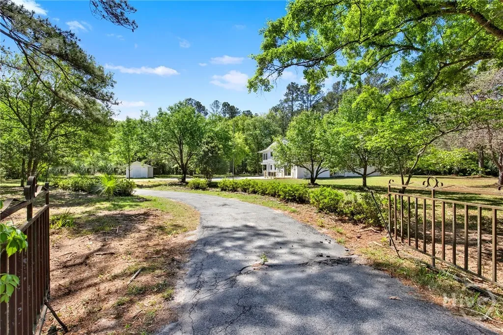 305 Kolic Helmey Road Guyton GA 31312
