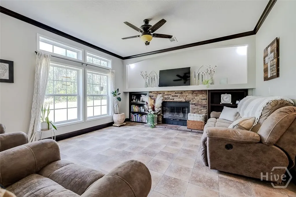 1459 Emmanuel Barrow Road Claxton GA 30417