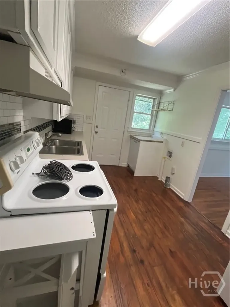 32 Pine Drive Savannah GA 31405