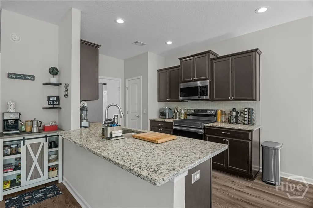 286 Joann Lewis Lane Hinesville GA 31313
