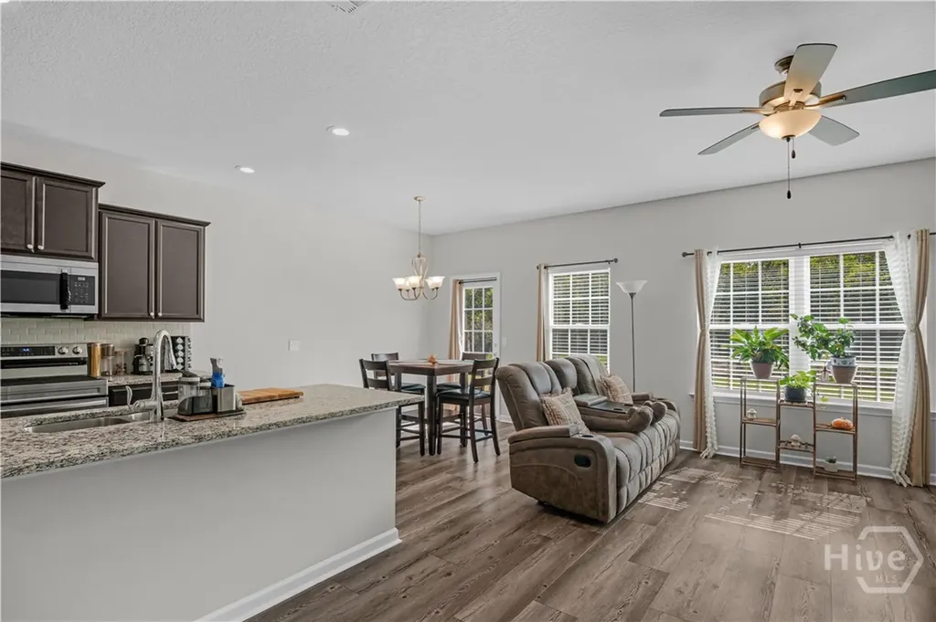 286 Joann Lewis Lane Hinesville GA 31313