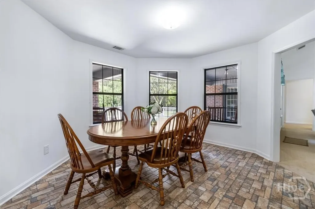 143 Twin Oak Circle Guyton GA 31312