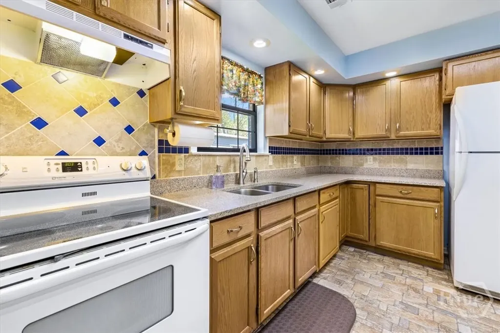 143 Twin Oak Circle Guyton GA 31312