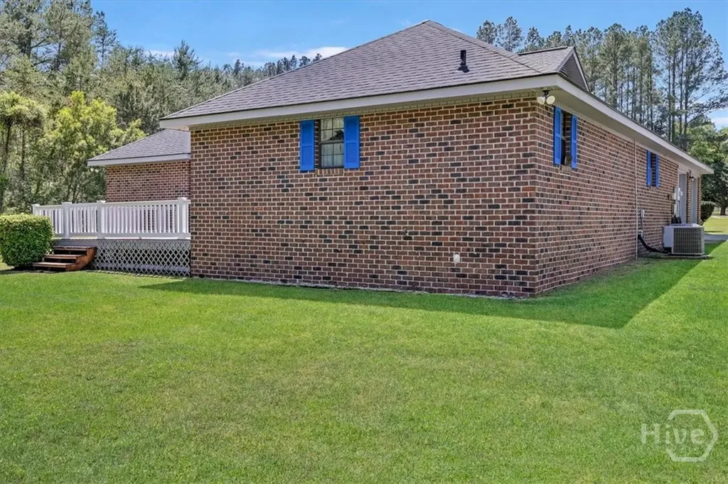 143 Twin Oak Circle Guyton GA 31312