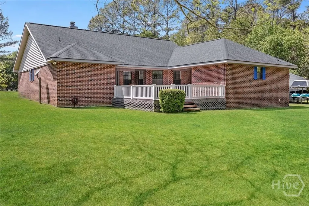 143 Twin Oak Circle Guyton GA 31312