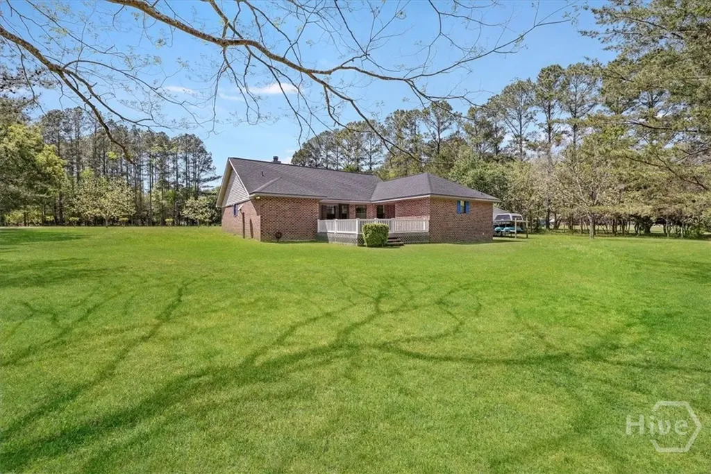 143 Twin Oak Circle Guyton GA 31312