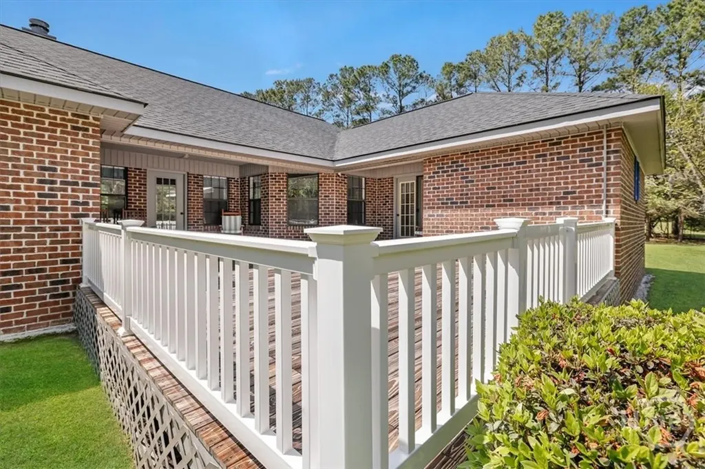 143 Twin Oak Circle Guyton GA 31312