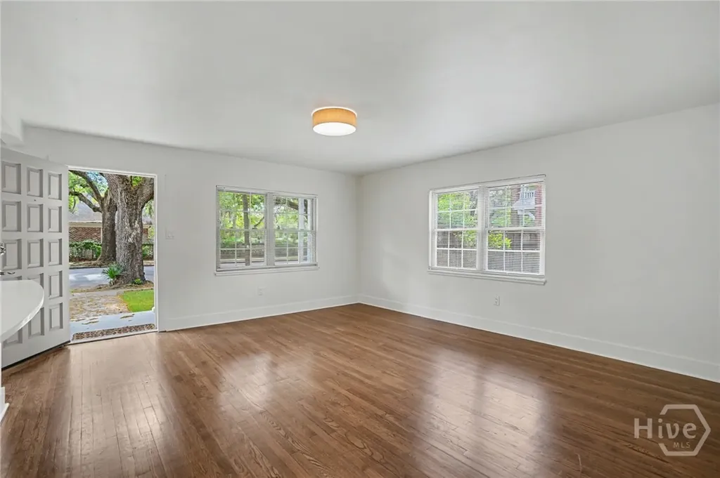 3211 Bull Street Savannah GA 31405