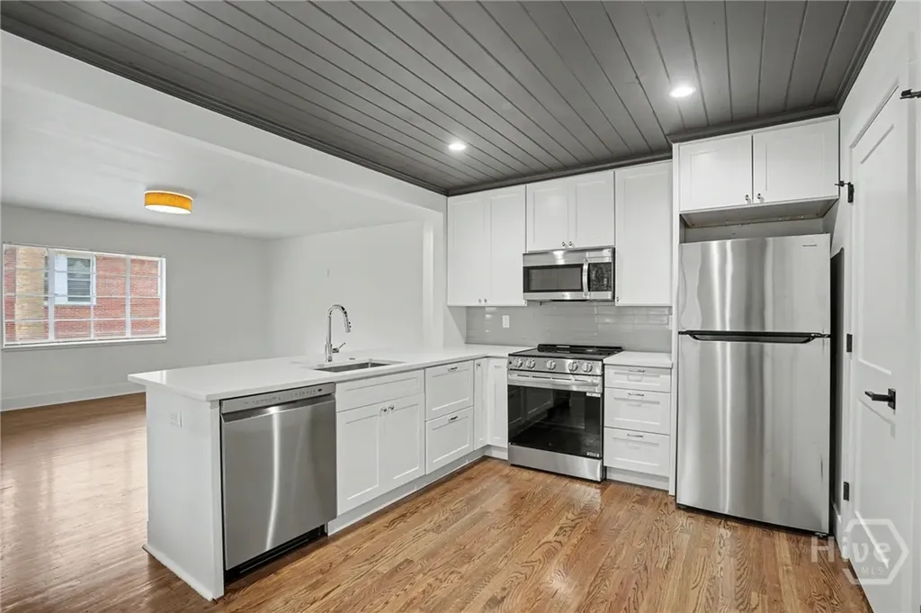 3211 Bull Street Savannah GA 31405