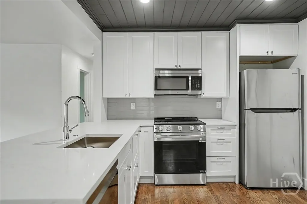 3211 Bull Street Savannah GA 31405