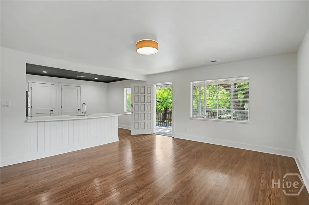 3211 Bull Street Savannah GA 31405