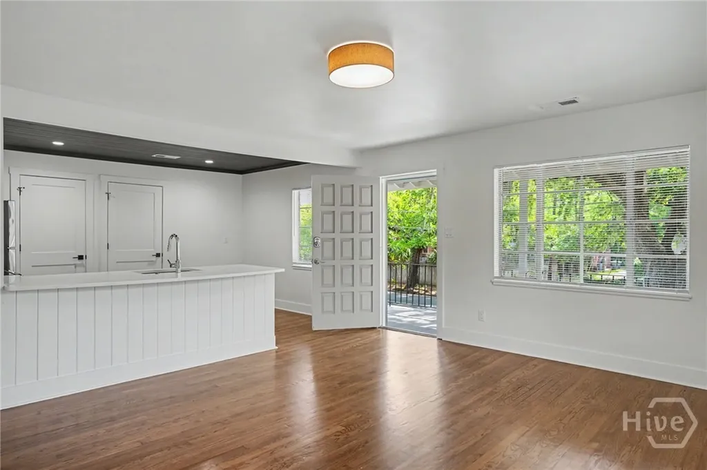 3211 Bull Street Savannah GA 31405