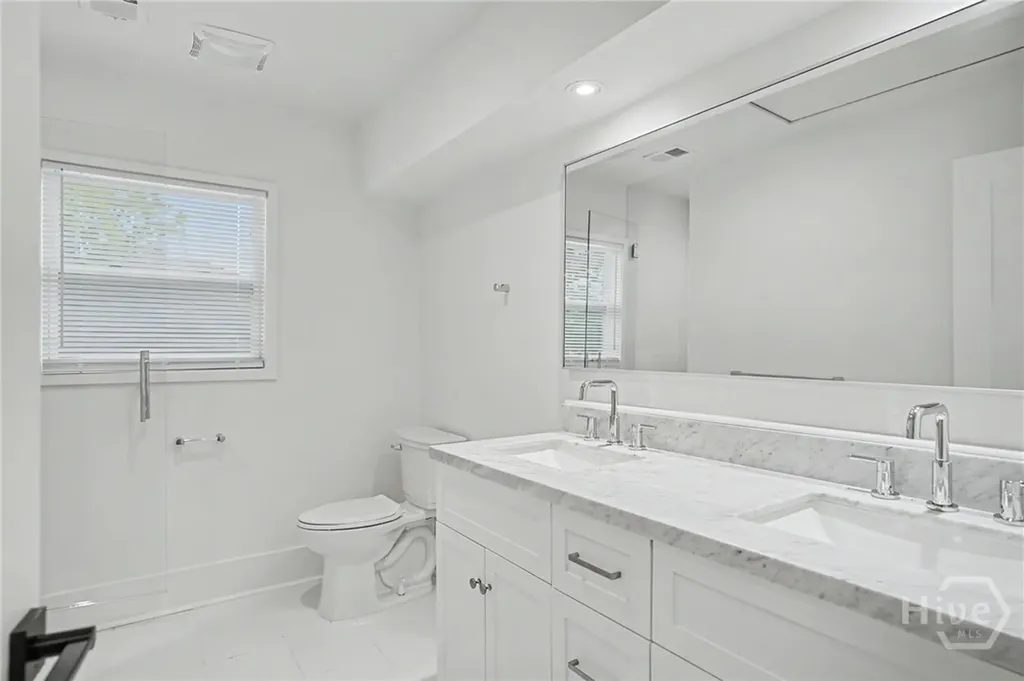 3211 Bull Street Savannah GA 31405
