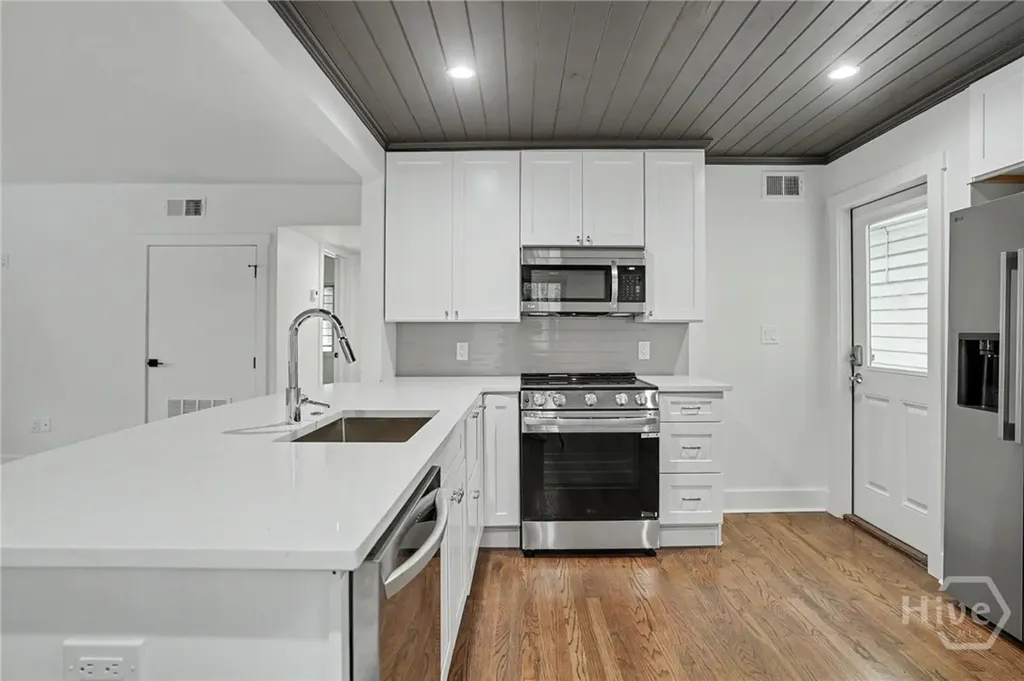 3211 Bull Street Savannah GA 31405