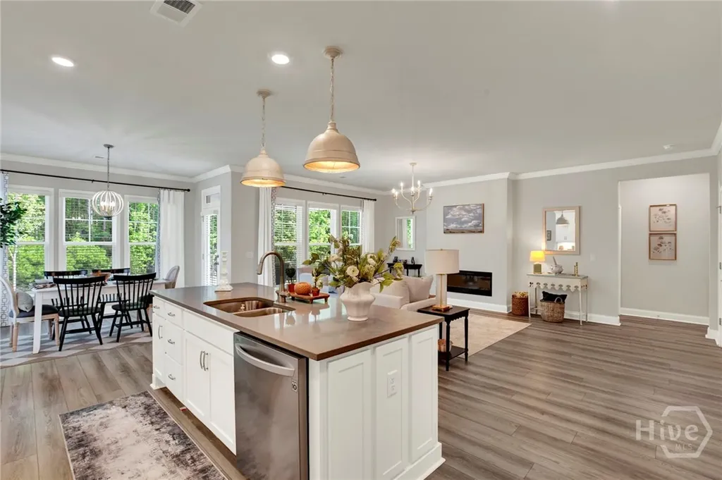 116 Como Drive Pooler GA 31322