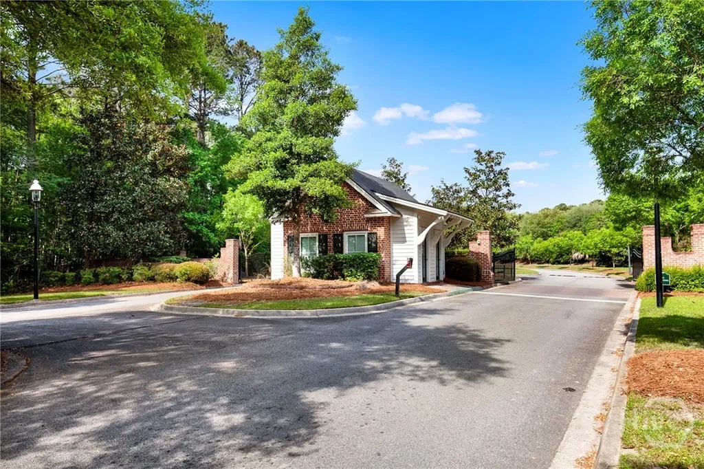 116 Como Drive Pooler GA 31322