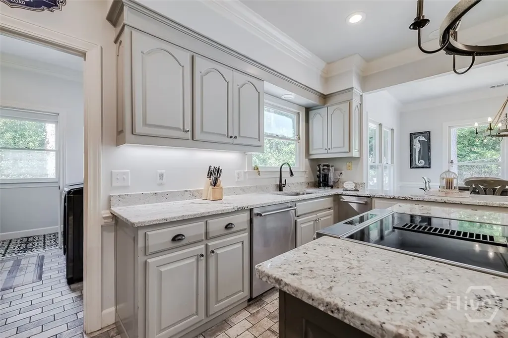 2 Thibault Lane Savannah GA 31411