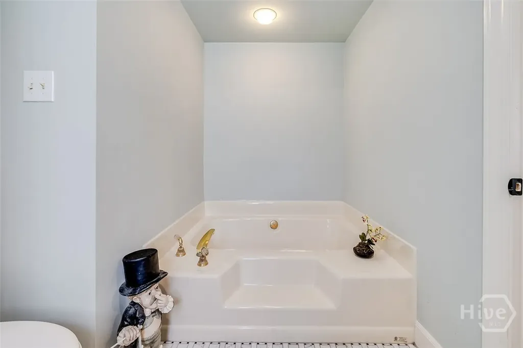2 Thibault Lane Savannah GA 31411