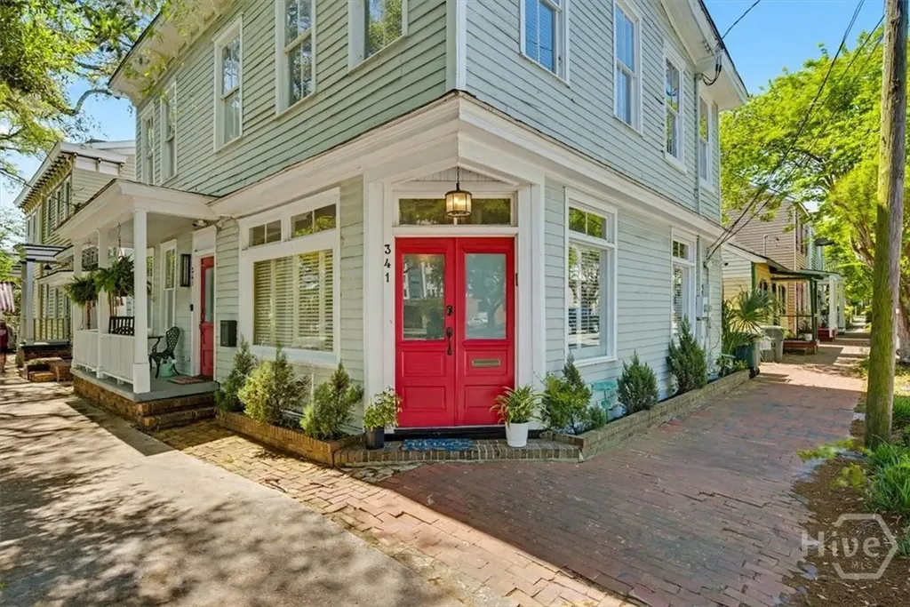 341 E Broad Street Savannah GA 31401