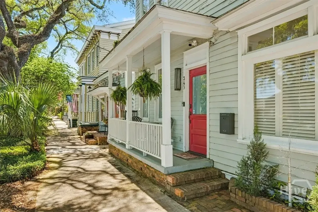 341 E Broad Street Savannah GA 31401