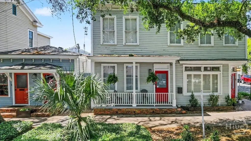 341 E Broad Street Savannah GA 31401