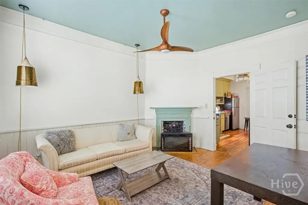 341 E Broad Street Savannah GA 31401