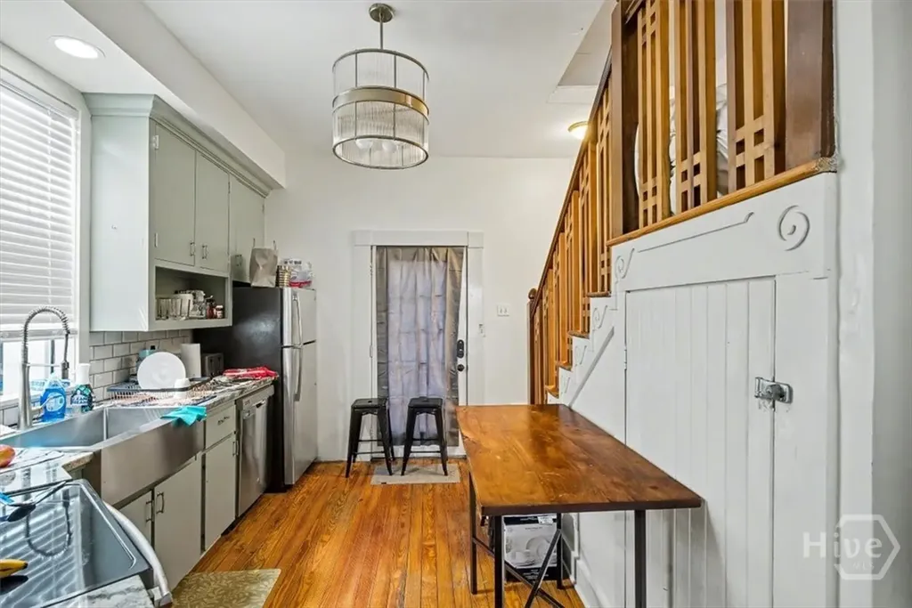 341 E Broad Street Savannah GA 31401