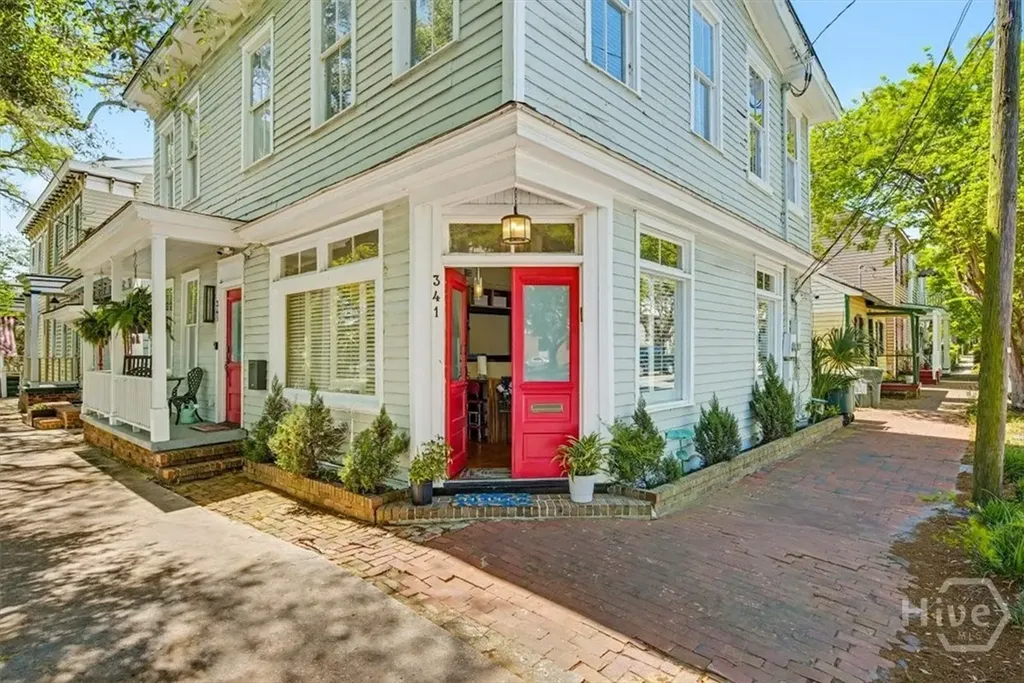341 E Broad Street Savannah GA 31401