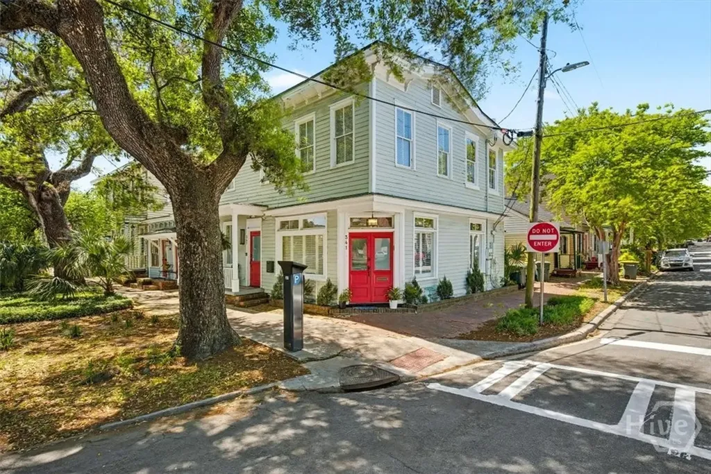 341 E Broad Street Savannah GA 31401