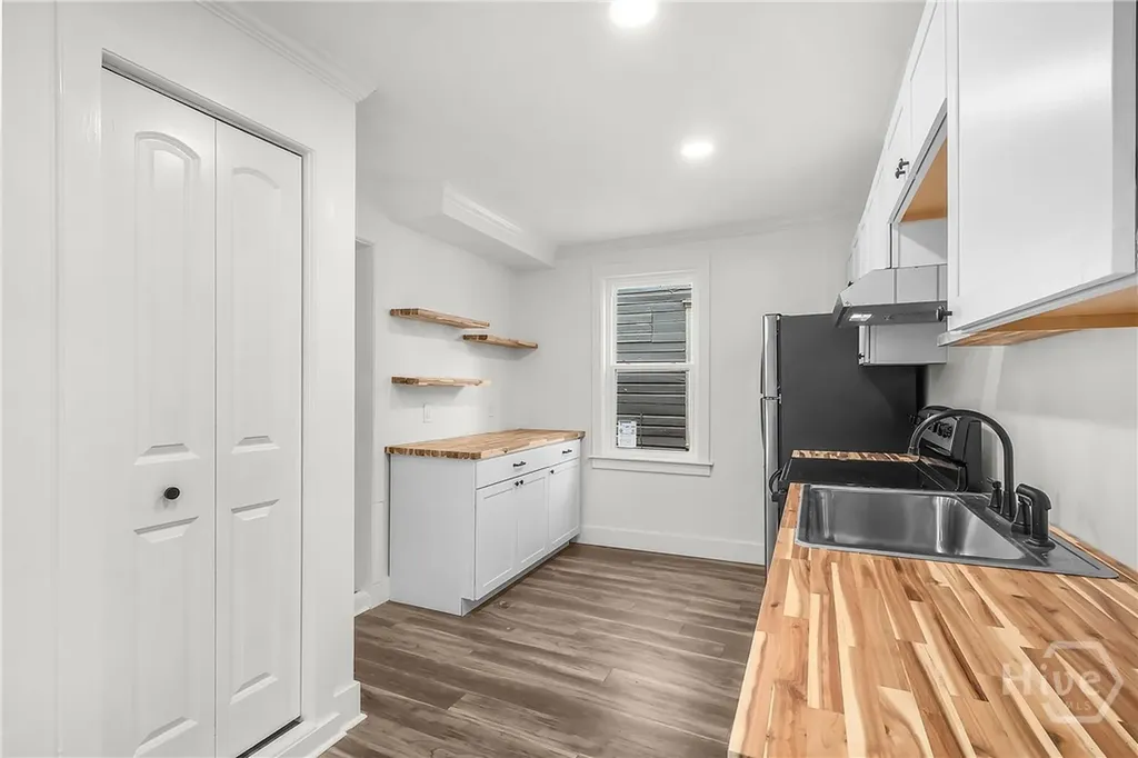 1126 E Waldburg Street Savannah GA 31401