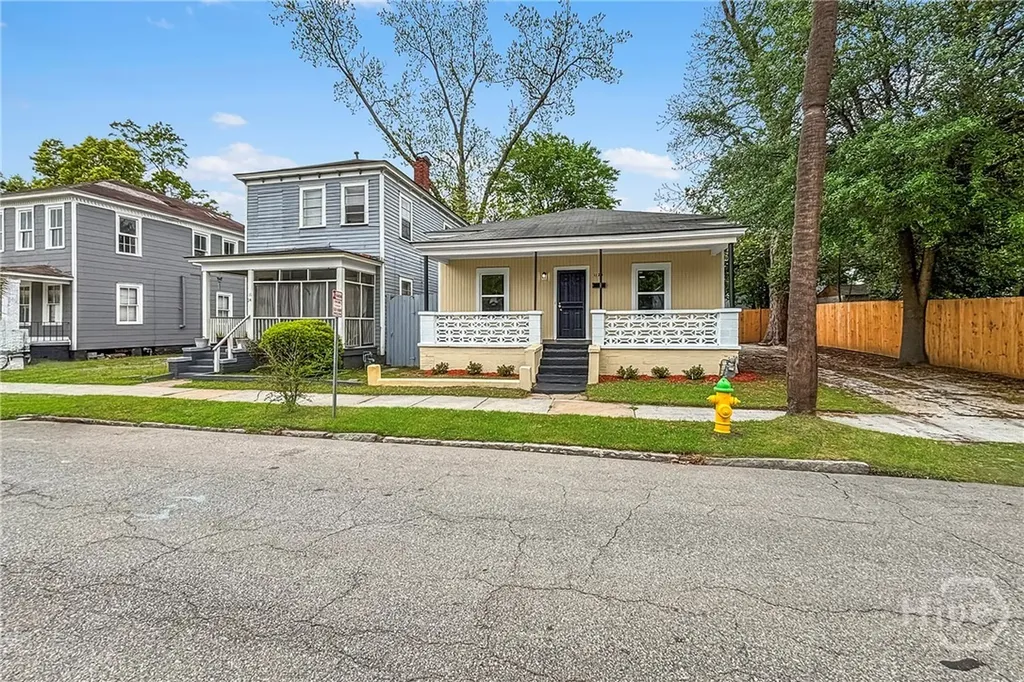 1126 E Waldburg Street Savannah GA 31401