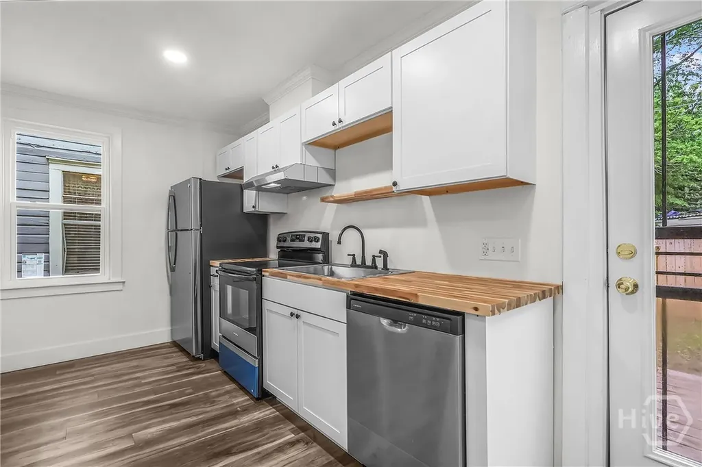 1126 E Waldburg Street Savannah GA 31401