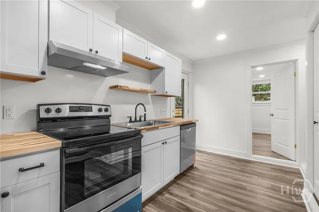 1126 E Waldburg Street Savannah GA 31401