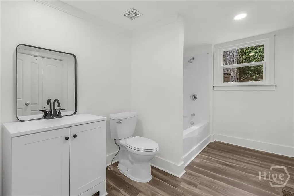 1126 E Waldburg Street Savannah GA 31401