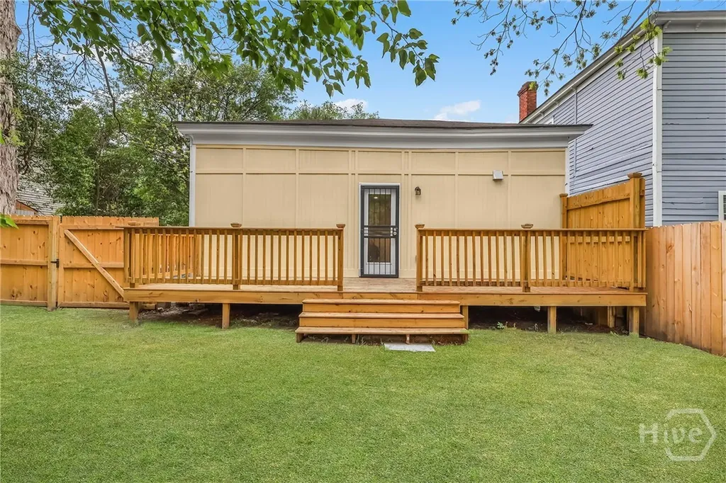 1126 E Waldburg Street Savannah GA 31401