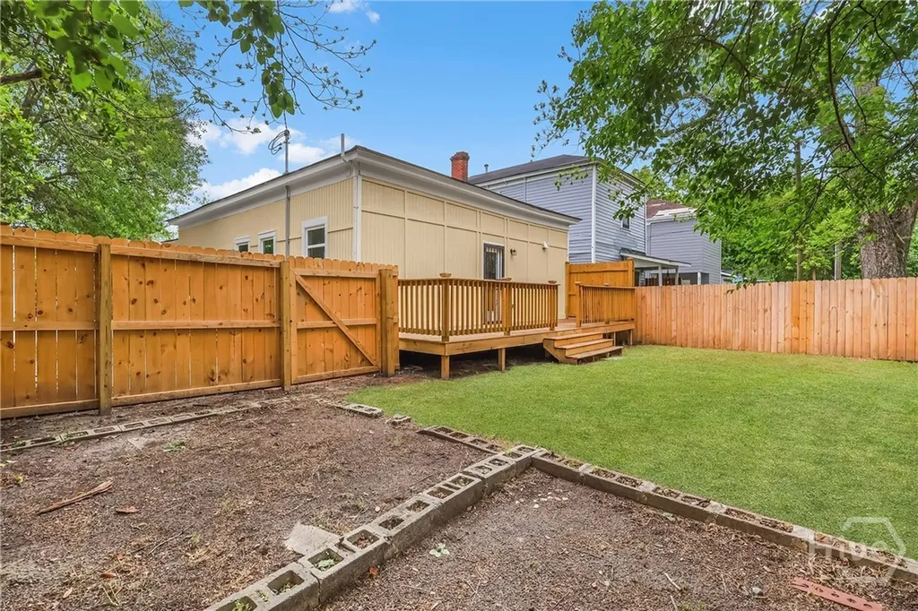 1126 E Waldburg Street Savannah GA 31401