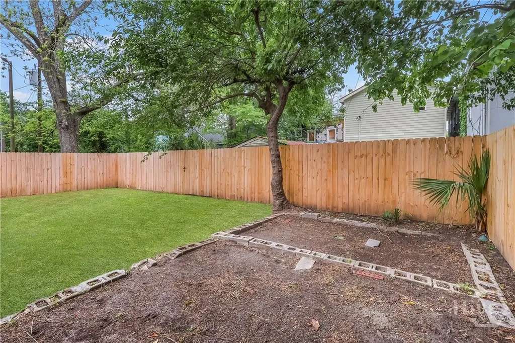 1126 E Waldburg Street Savannah GA 31401
