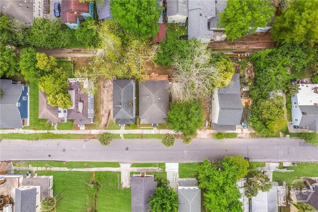 1126 E Waldburg Street Savannah GA 31401