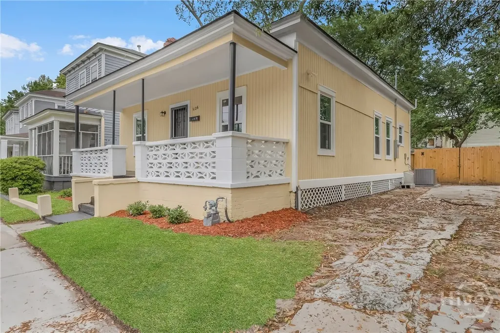 1126 E Waldburg Street Savannah GA 31401