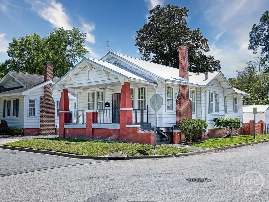 1301 E 38th Street Savannah GA 31404
