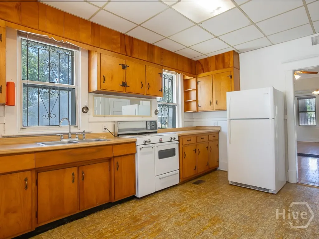 1301 E 38th Street Savannah GA 31404