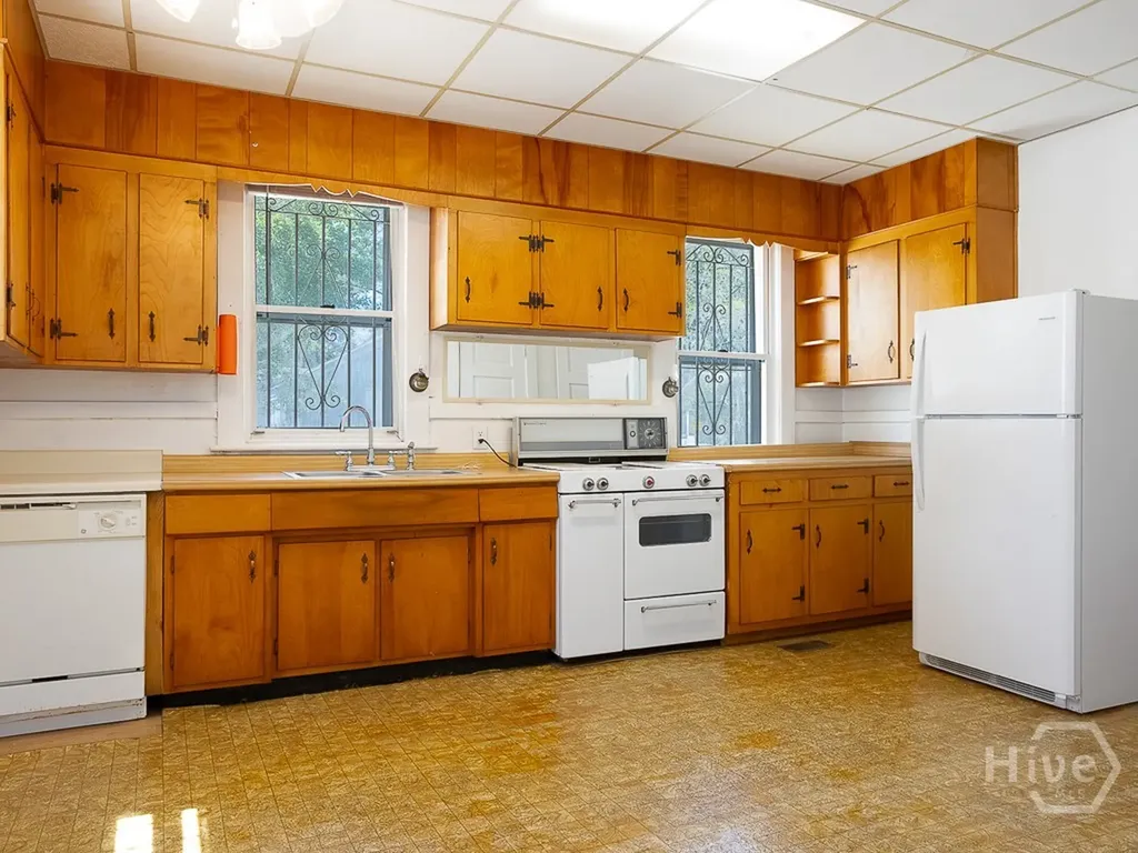 1301 E 38th Street Savannah GA 31404