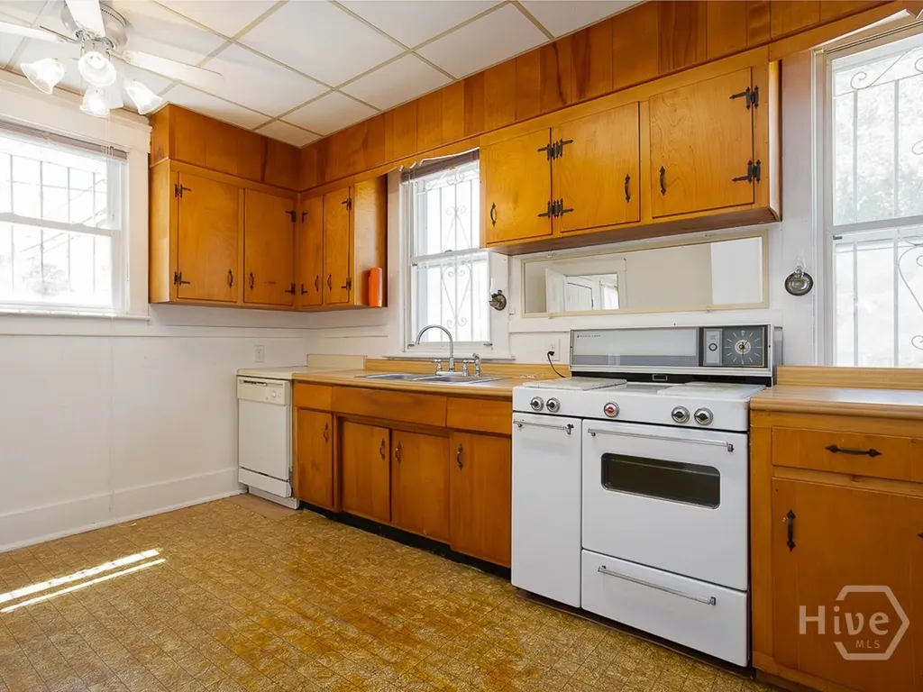 1301 E 38th Street Savannah GA 31404