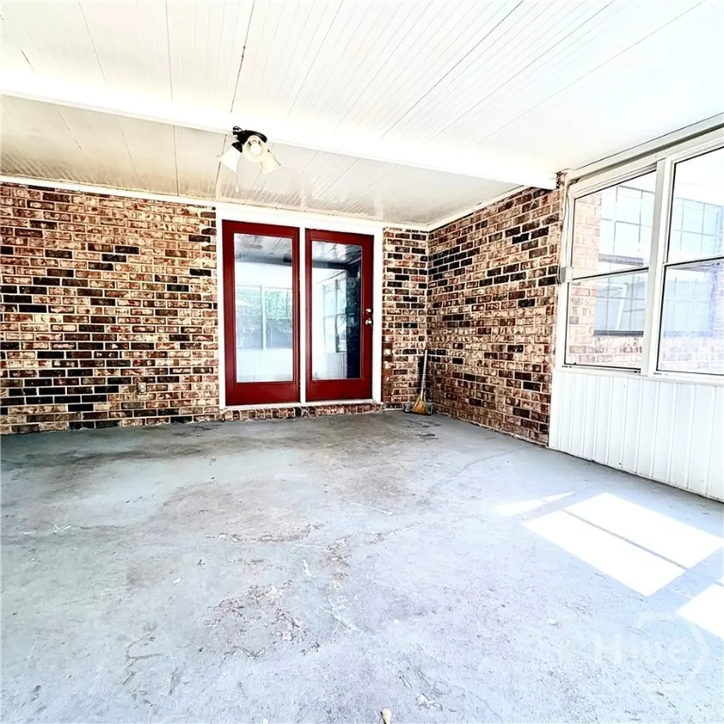 208 Westminister Road Savannah GA 31419