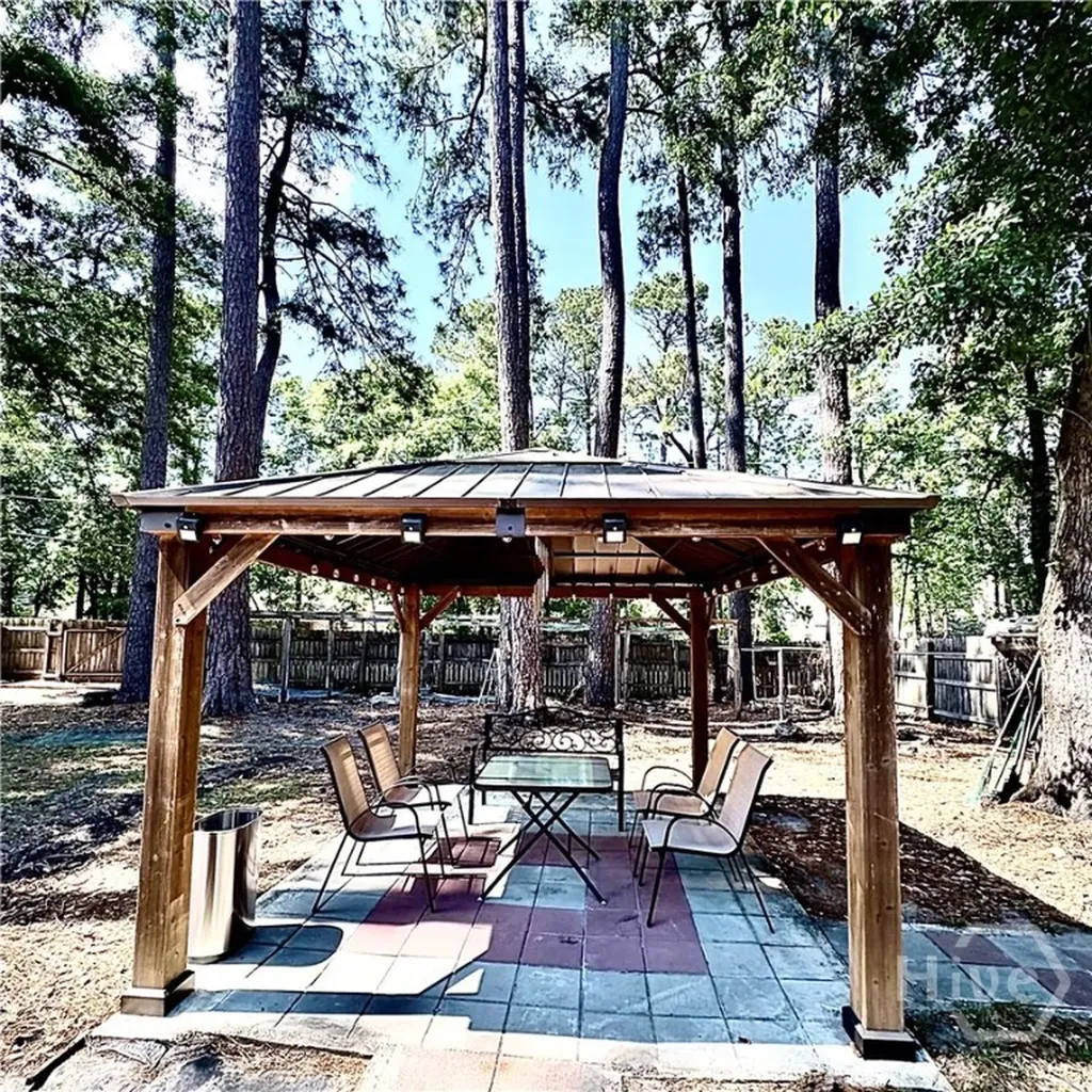208 Westminister Road Savannah GA 31419