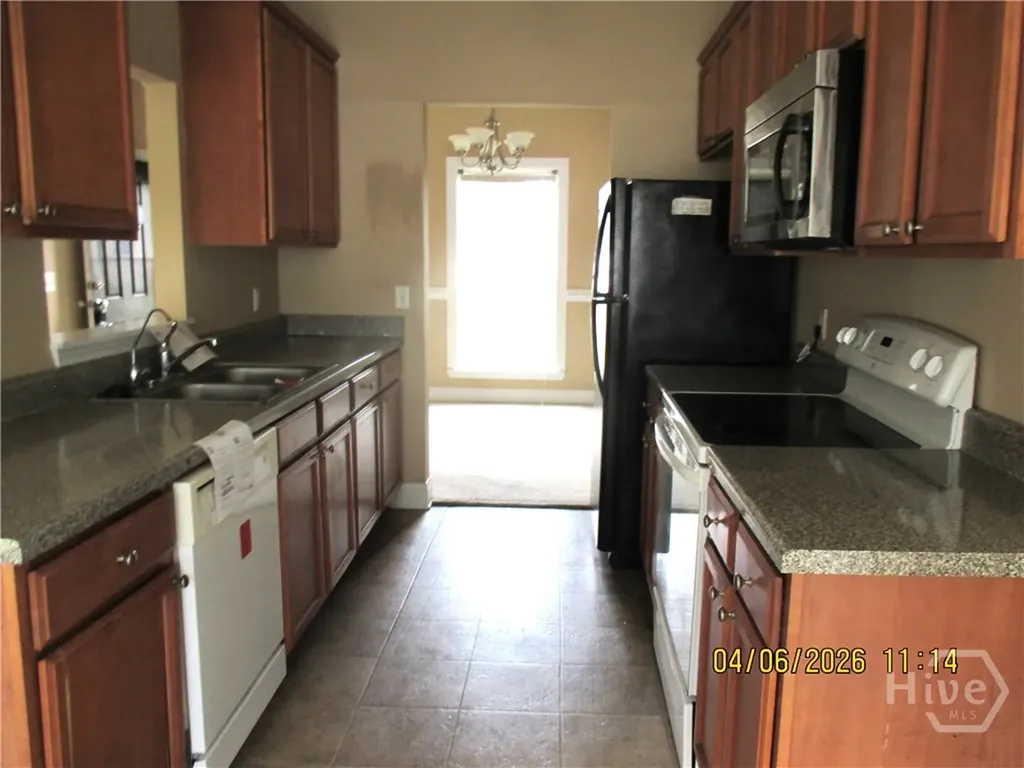 1109 Sara Lane Hinesville GA 31313