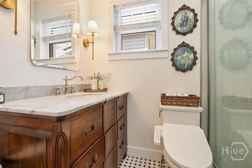 858 E 35th Street Savannah GA 31401