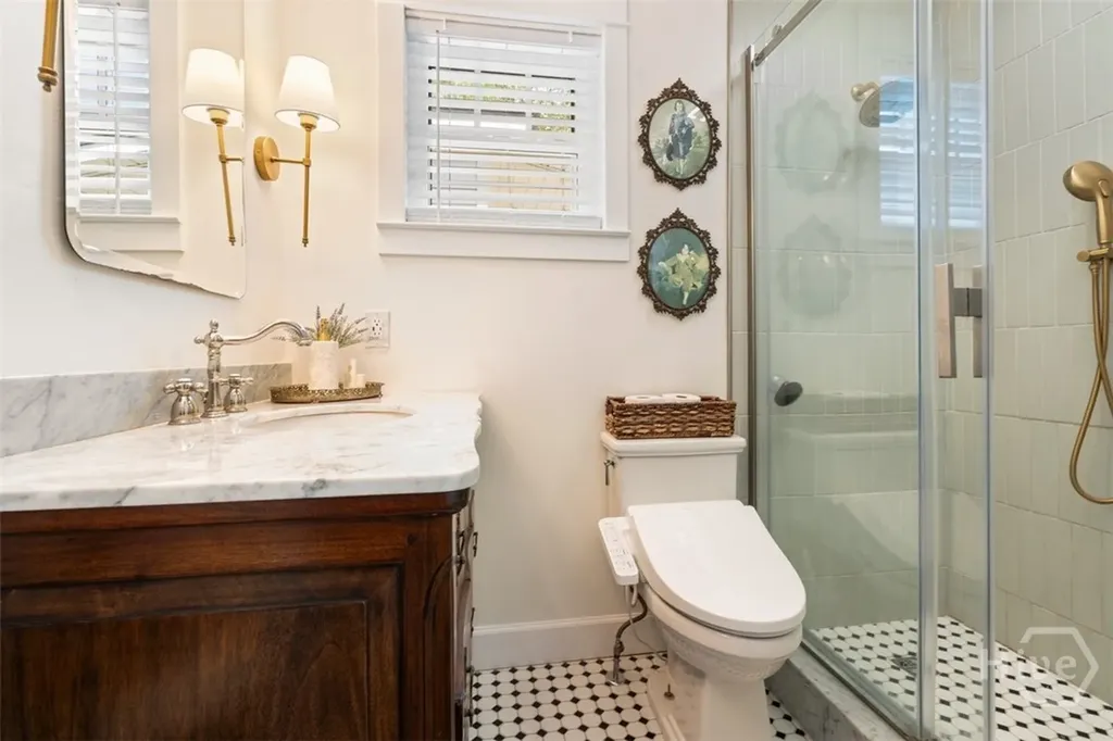 858 E 35th Street Savannah GA 31401