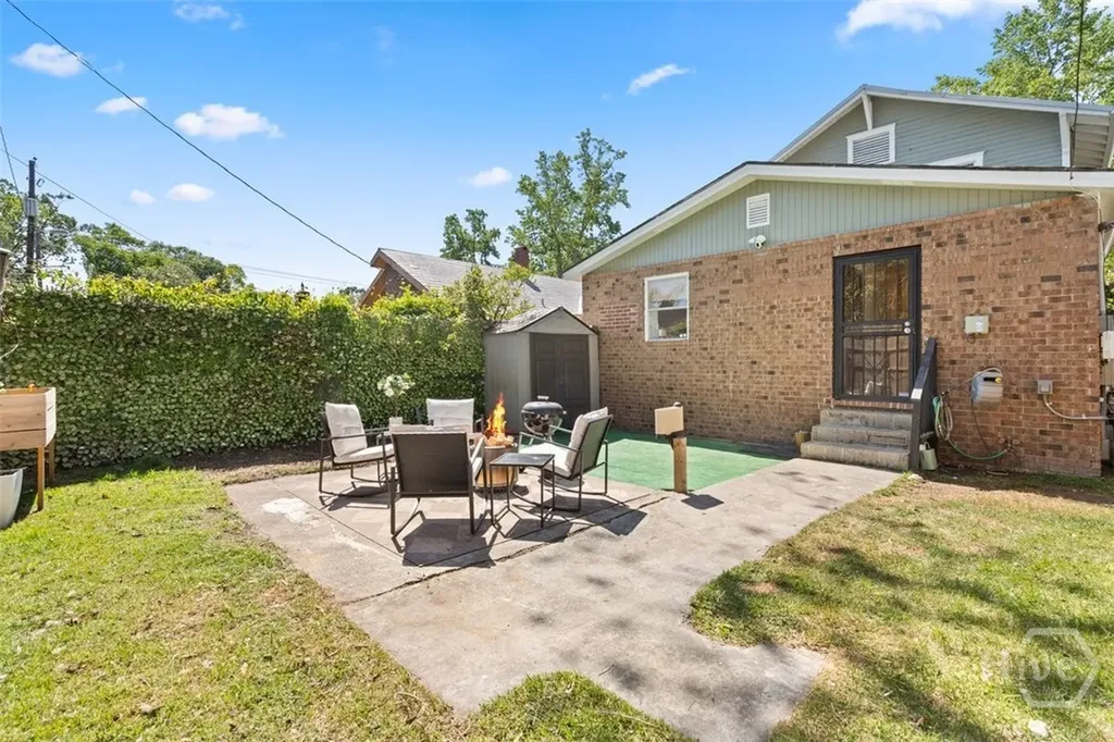 858 E 35th Street Savannah GA 31401